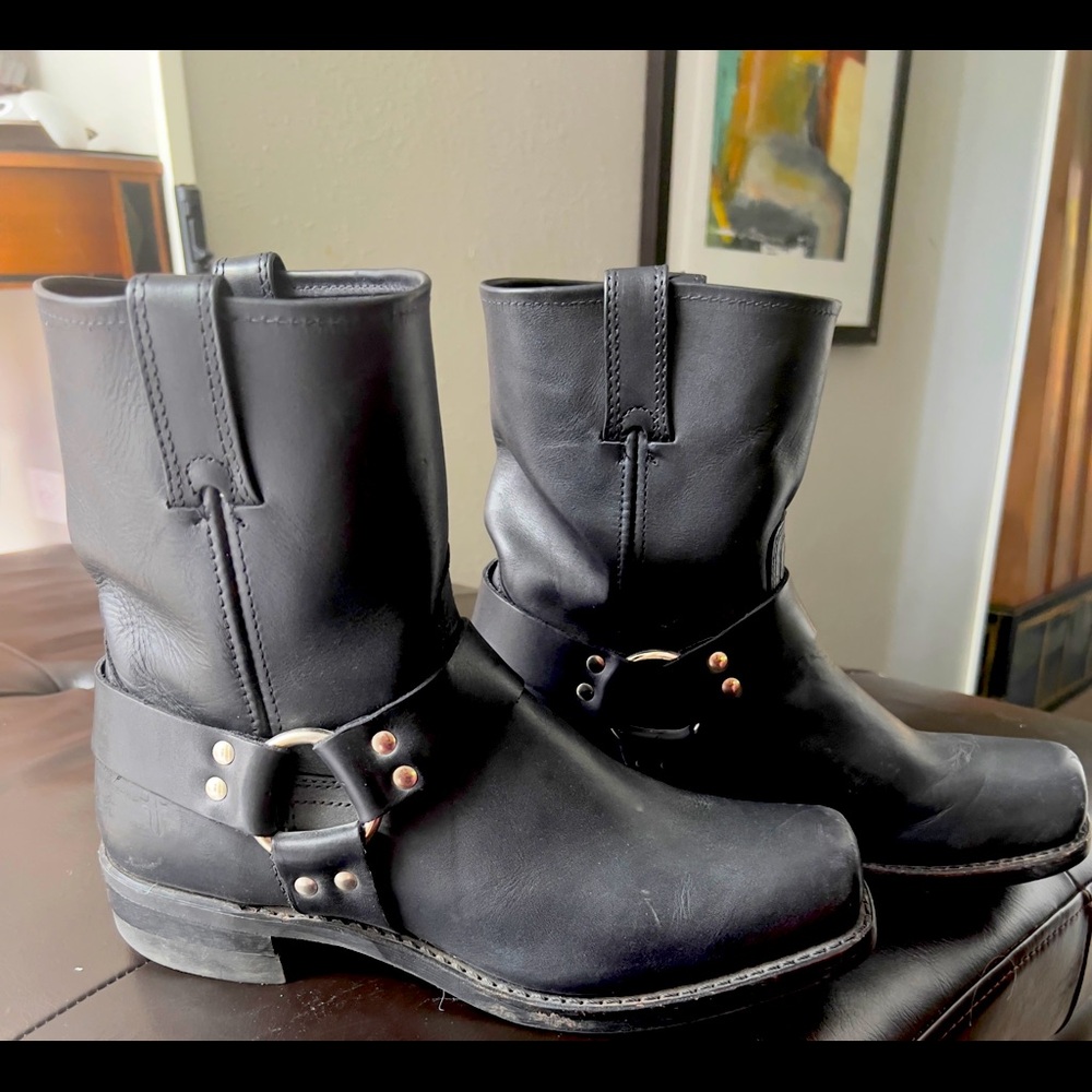 Frye Philip harness square toe boots. Oil resistance outsole